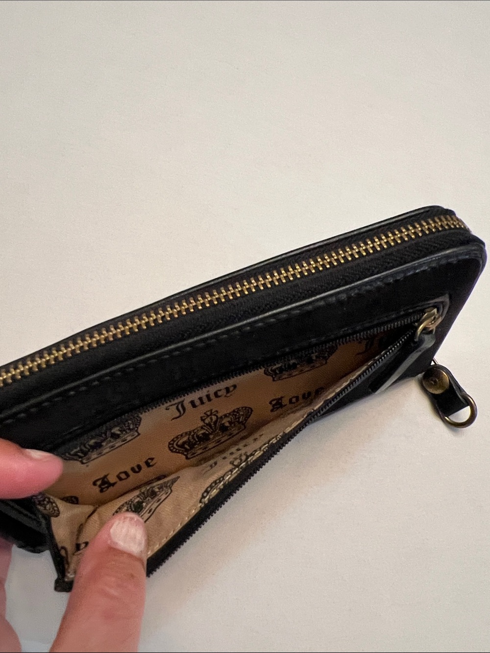 JUICY COUTURE BLACK LEATHER & VELVET SCOTTIE DOG ZIP AROUND WALLET - Picture 5 of 16